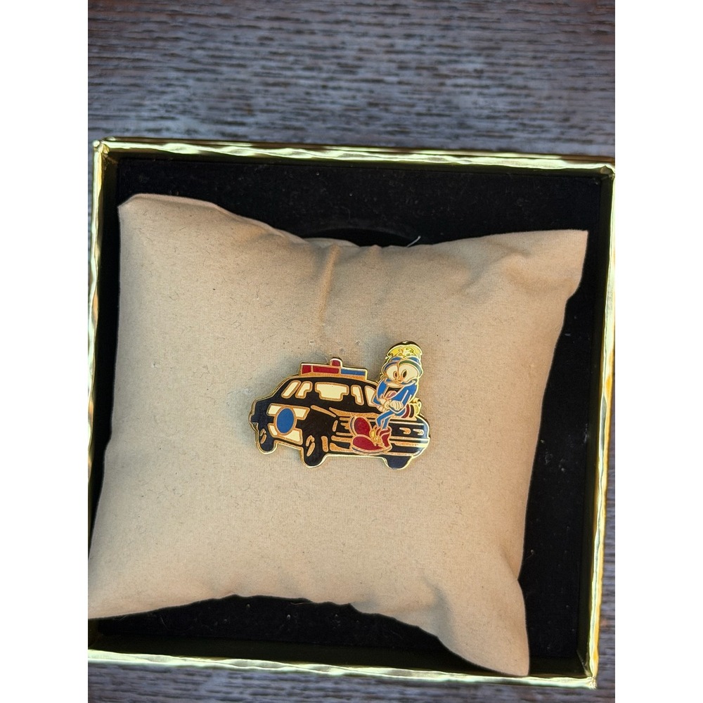 Vintage 1996 Atlanta Olympic Mascot Izzy Police Car Enamel Lapel Pin Collectible